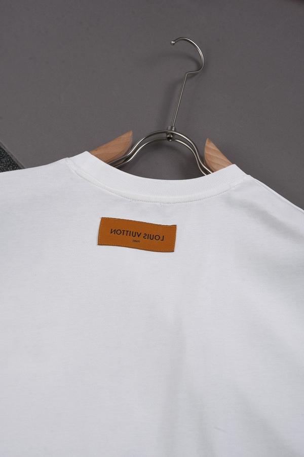 ブランドTシャツ全体デザイン