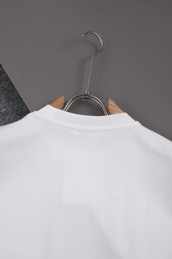ブランドTシャツ全体デザイン