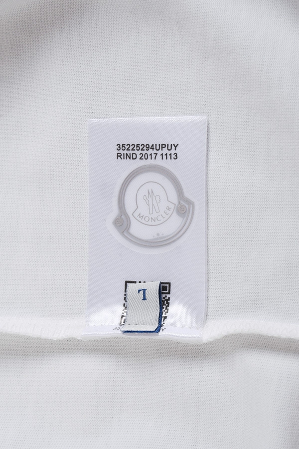ブランドTシャツ着用イメージ
