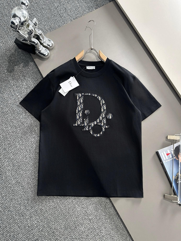 ブランドTシャツ正面デザイン