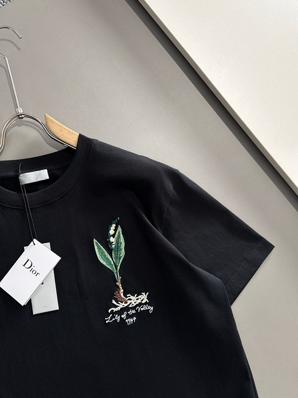 ブランドTシャツ側面デザイン