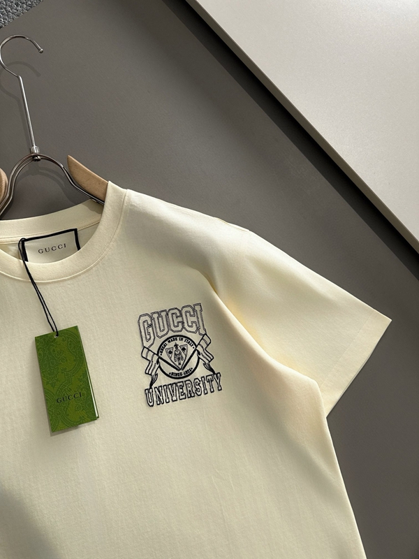 ブランドTシャツ側面デザイン