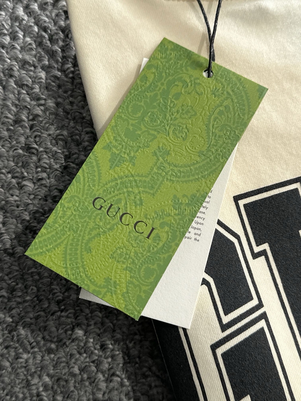 ブランドTシャツ角部分ディテール