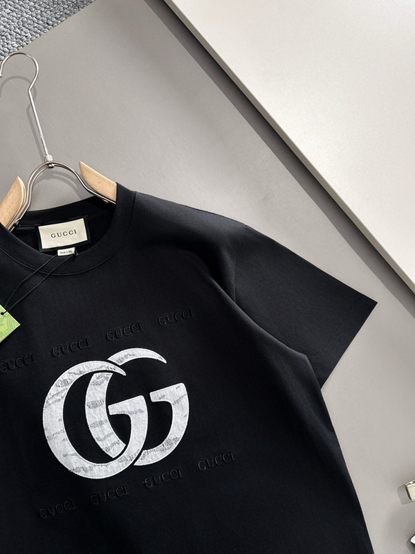 ブランドTシャツ側面デザイン
