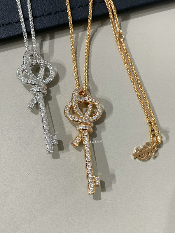 ティファニーアクセサリー正面デザイン