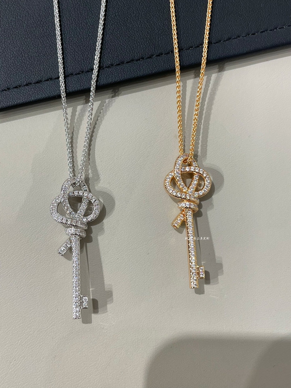 ティファニーアクセサリー全体デザイン
