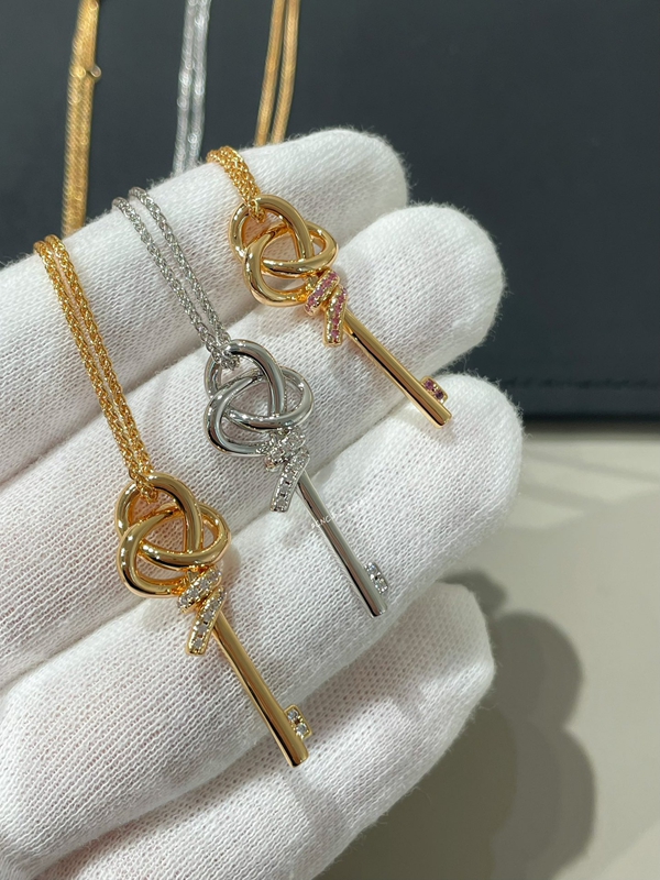ティファニーアクセサリー背面デザイン