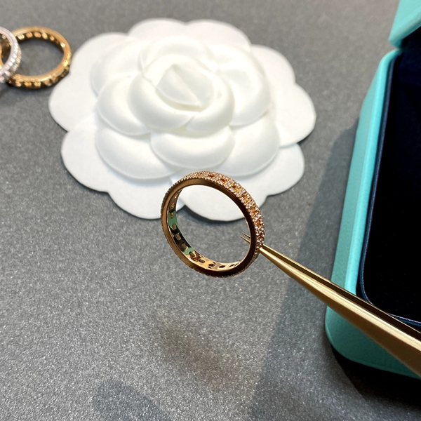 ティファニーアクセサリー側面デザイン