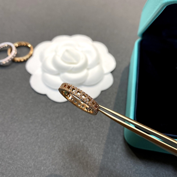 ティファニーアクセサリー素材ディテール