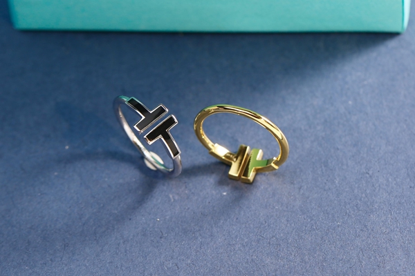 ティファニーアクセサリー背面デザイン