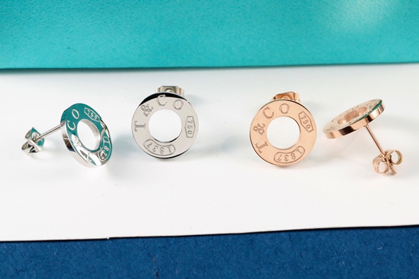 ティファニーアクセサリー着用イメージ