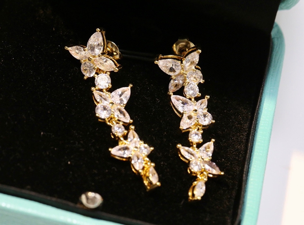 ティファニーアクセサリー背面デザイン