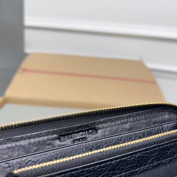 超激安ブランド財布偽物着用イメージ