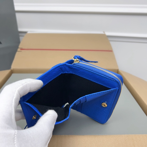 超激安ブランド財布偽物着用イメージ