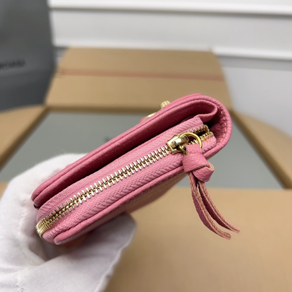 超激安ブランド財布偽物背面デザイン