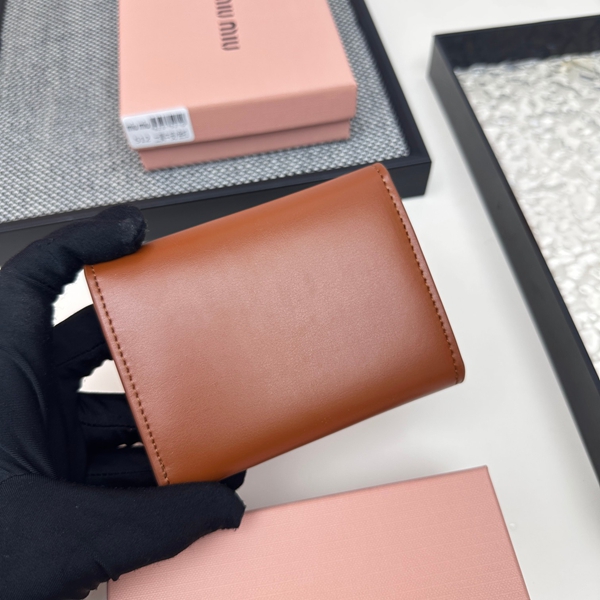 超激安ブランド財布偽物側面デザイン